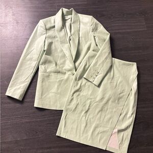 Alice + Olivia Mint Green Skirt & jacket 2- piece suit set size 8/10